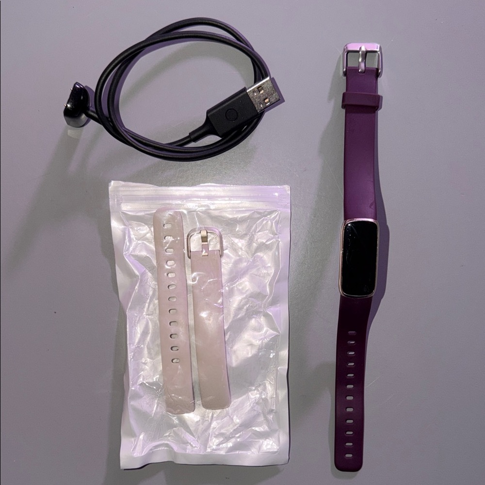 Fitbit Luxe & charger